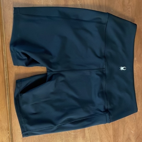 Spyder Exercise Shorts Size Large - Picture 6 of 11
